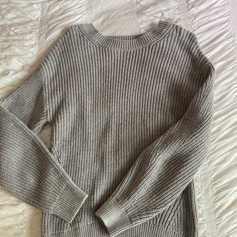 GAP gray sweater